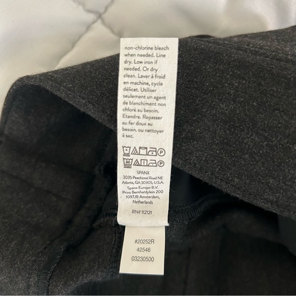 Spanx The Perfect Pant, Hi-Rise Flare grey large - Picture 13 of 13